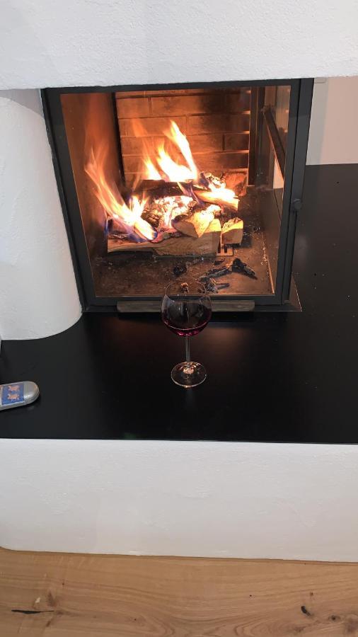 Renovated 3 Rooms Apartment In Ruschein Near Laax Luaran gambar