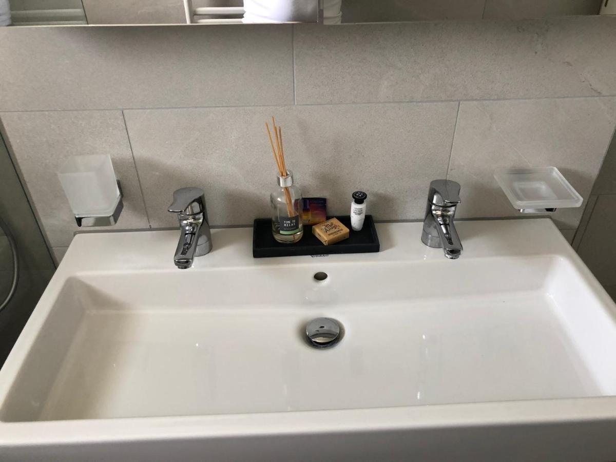 Renovated 3 Rooms Apartment In Ruschein Near Laax Luaran gambar